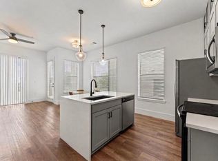 300 McGowen St, Houston, TX 77006