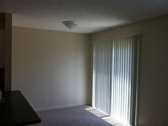 4th image of 2867 S Walnut Street Pike #14