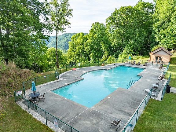 3rd image of 147 Moonlight Ridge Road #102