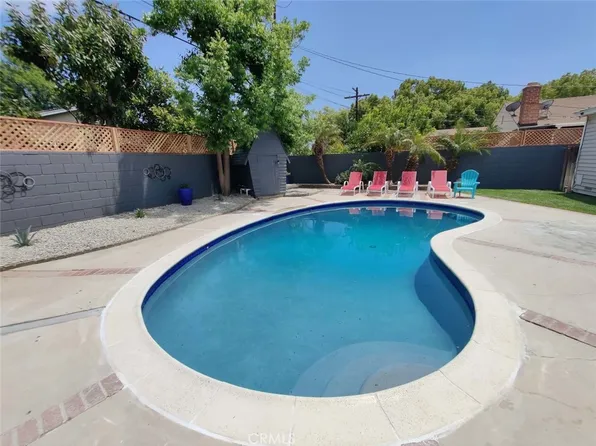 6838 Bertrand Ave, Reseda, CA 91335
