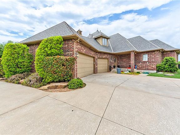 3rd image of 18399 Carlton Dr