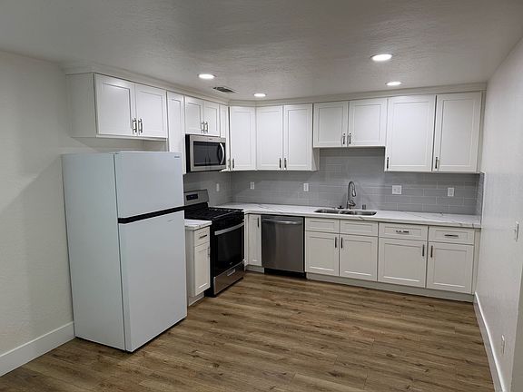 3rd image of 332 Hill St