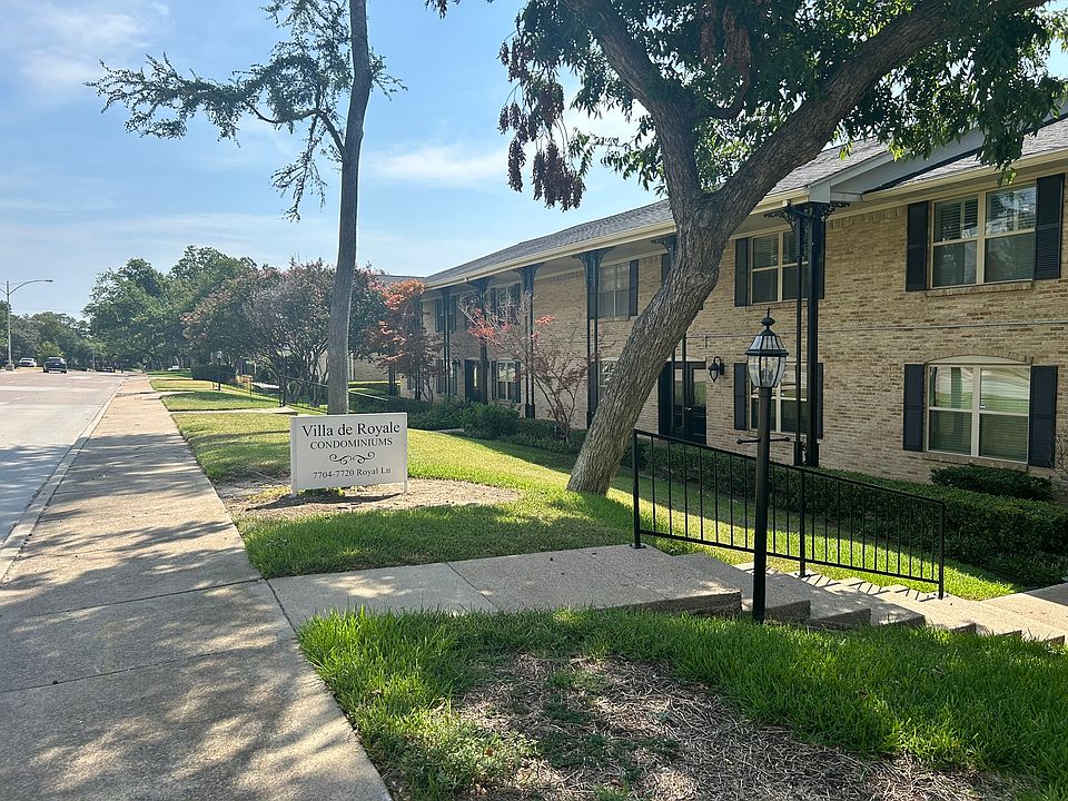 Front of Condo complex