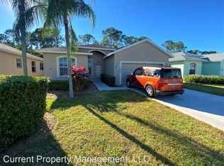 741 Crossfield Cir, Naples, FL 34104