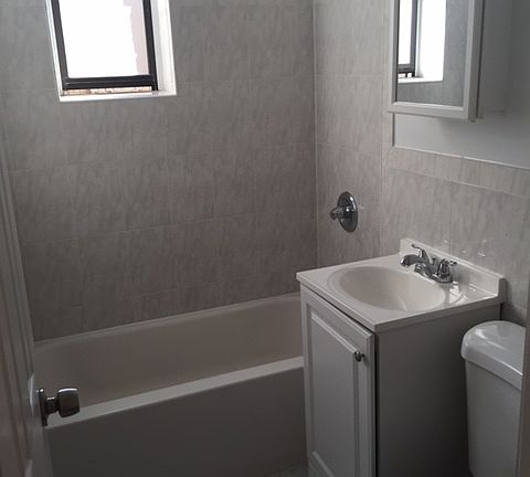 4th image of 4141 44th St APT G4