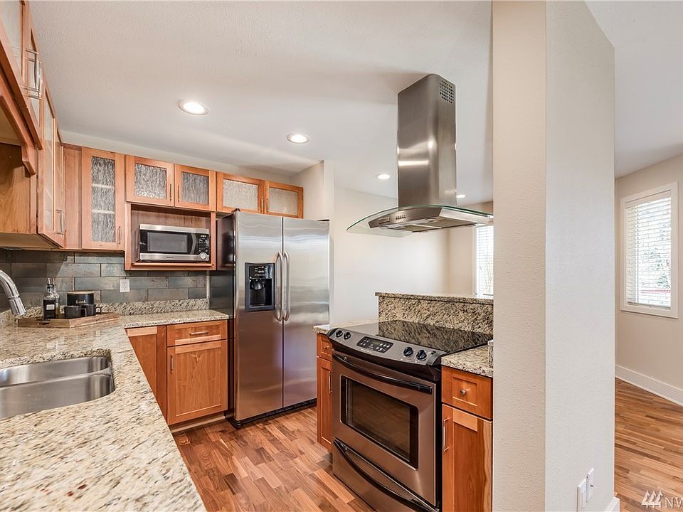 1st image of 11058 NE 33rd Pl APT D9
