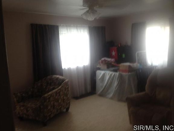 5th image of 571 Leslie Ave