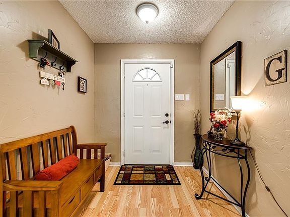 3rd image of 4715 Shorewood Dr