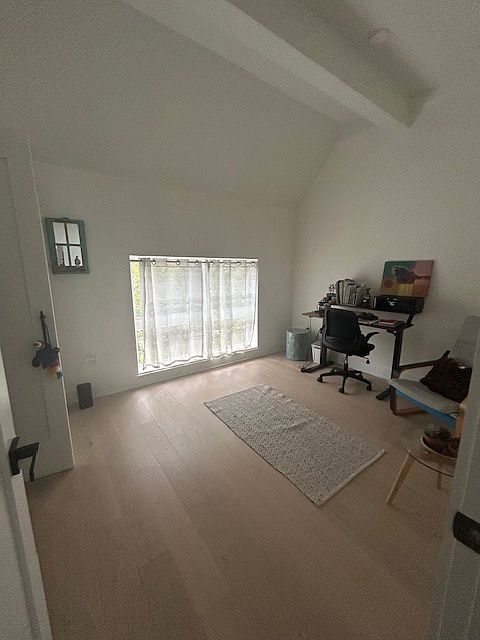 This is the room available for rent. It has a walking closet and vaulted ceilings. The furniture is not included in the rental