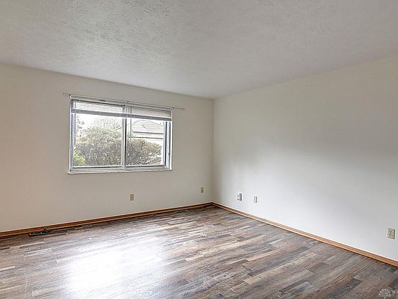 5th image of 2724 Enterprise Ave #C