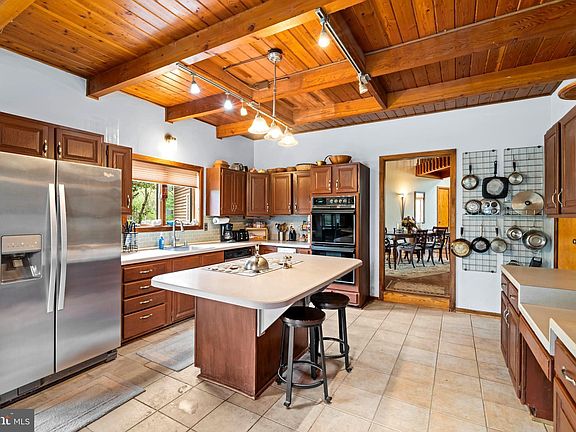 5th image of 196 Berrywood Dr
