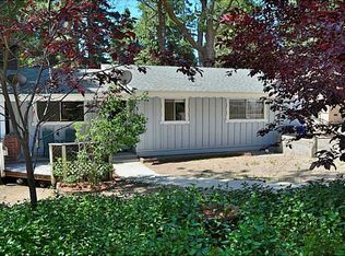 31329 Oakleaf Dr, Running Springs, CA 92382