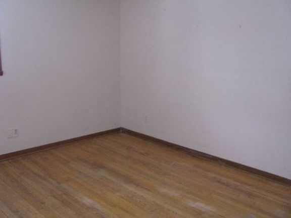 5th image of 2464 Lorraine Ln