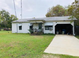 705 S Kerr St, Blooming Grove, TX 76626