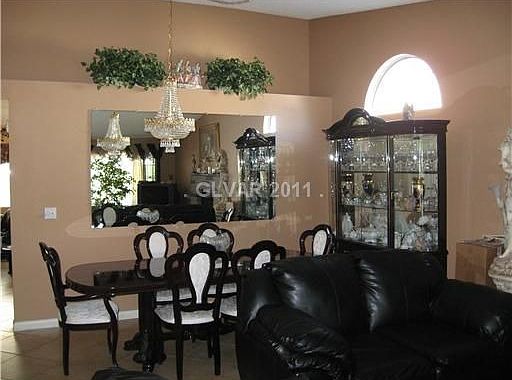 4th image of 916 Shelton Dr
