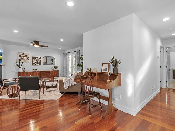 4th image of 6076 Newton Rd