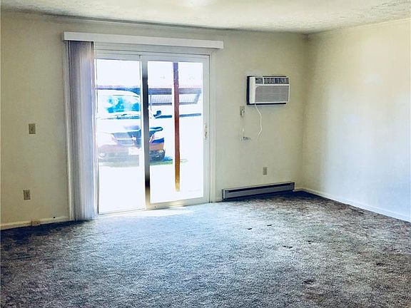3rd image of 1015 Constitution Ave APT 7
