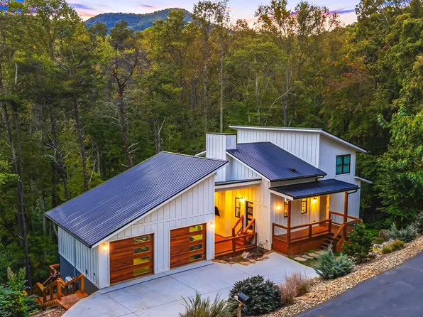56 Creek Run Rd, Candler, NC 28715