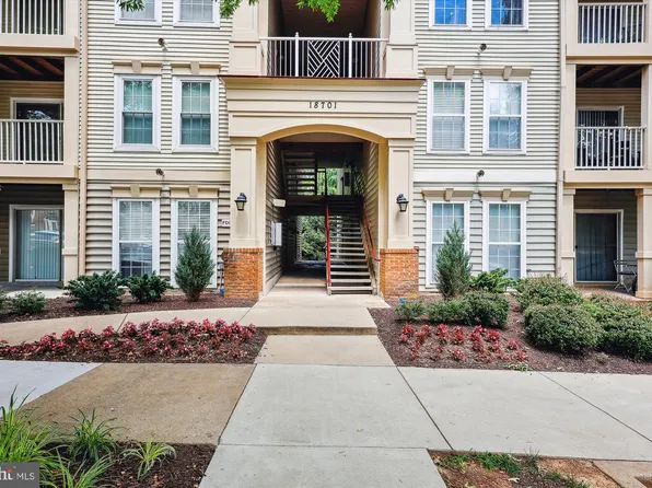 18701 Sparkling Water Dr #13-A, Germantown, MD 20874
