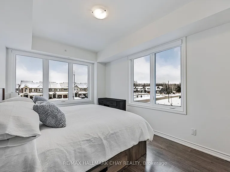 5 Spooner Cres #210 — Photo 13