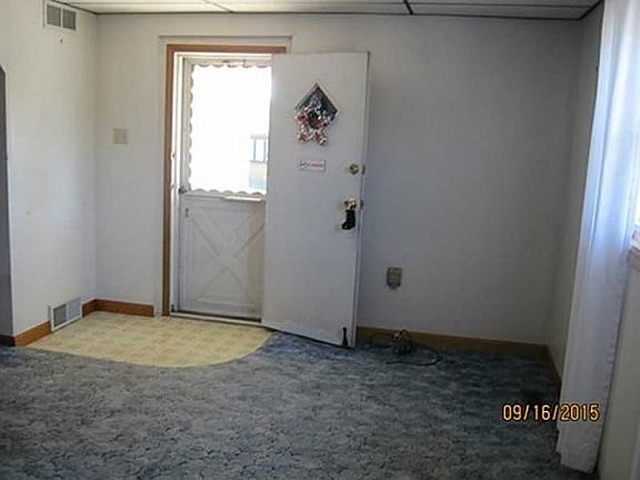 2nd image of 631 N 6th St