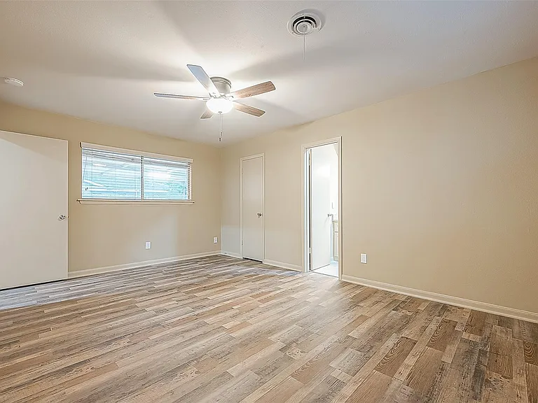 722 Venice St — Photo 13