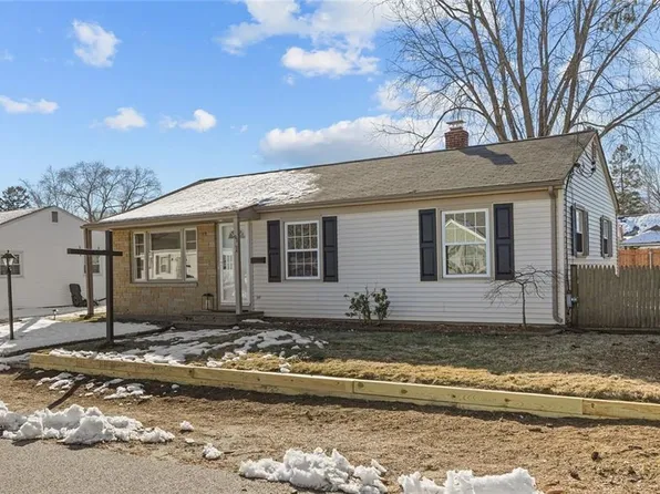 91 Becker Ave E, Riverside, RI 02915
