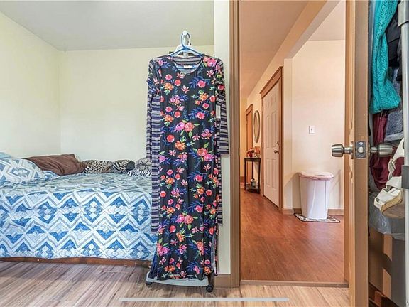 5th image of 2251 Woodlawn Ave #1