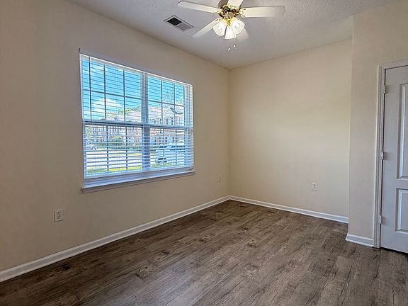 5th image of 339 E Willhaven Dr