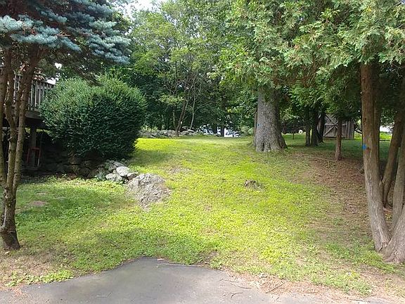 4th image of 12 Ann Ave