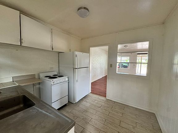 5th image of 94-152 Awalau St APT 2