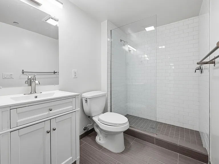1737 Chalmers St #106E — Photo 19