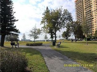 250 174th St APT 106, Sunny Isles Beach, FL 33160