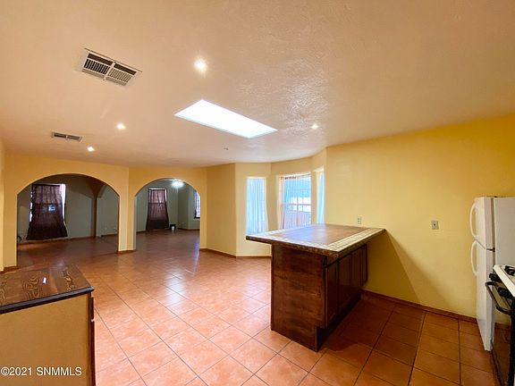 3rd image of 811 E May Ave Unit B