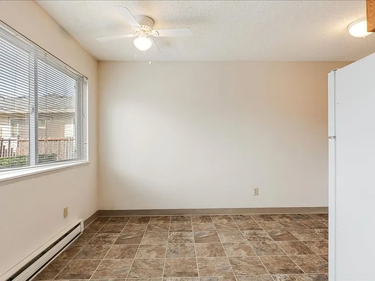 3430 SE 58th Ave — Photo 9