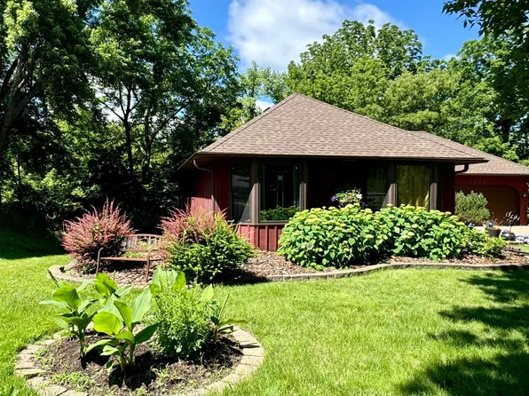 1825 Woodland Dr, Red Wing, MN 55066
