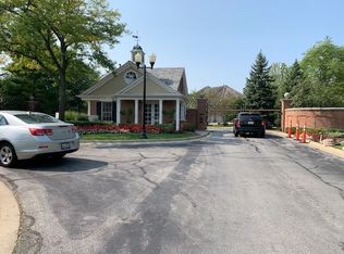 9351 Falling Waters Dr W, Burr Ridge, IL 60527