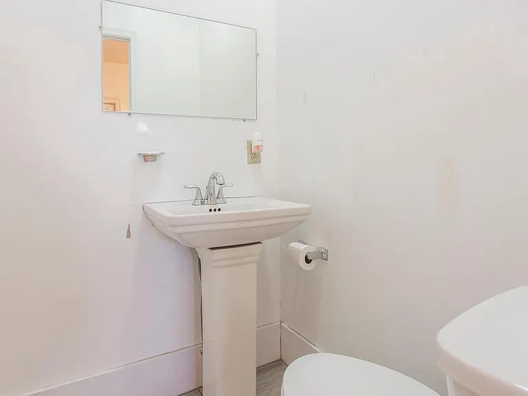 4628 Sansom St #B — Photo 15