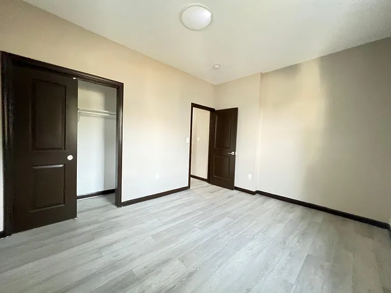 163 Elwood Ave #1R — Photo 5