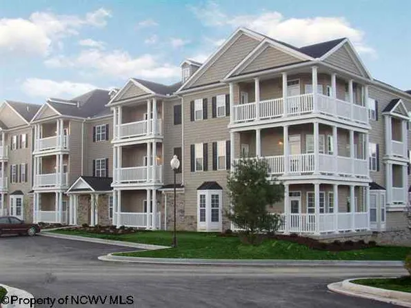 2117 Suncrest Village Cir, Morgantown, WV 26505