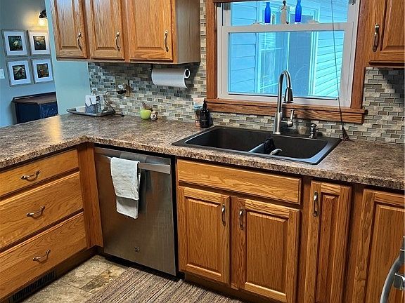 2nd image of 2313 Venloe Dr