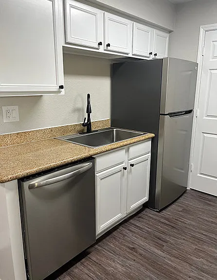 Sevilla Apartments and Condominiums — Photo 4