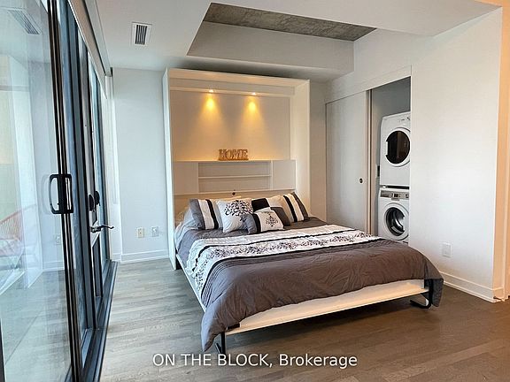 5th image of 185 Roehampton Ave W #509