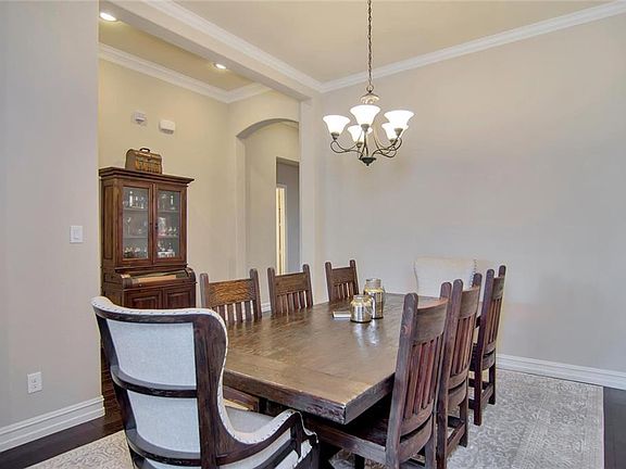 5th image of 2909 Redfern Dr
