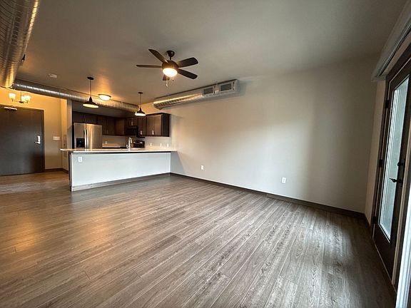 3rd image of 1050 Depot Ln SE #306