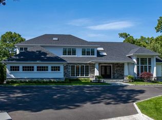 5 Shetland Ct, Dix Hills, NY 11746