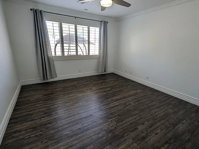 650 W Kent Pl — Photo 26