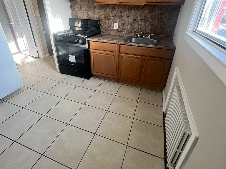 Parkway Gardens Apartments — Photo 13