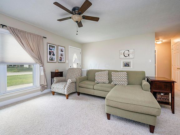 3rd image of 7996 Goldsmith Dr