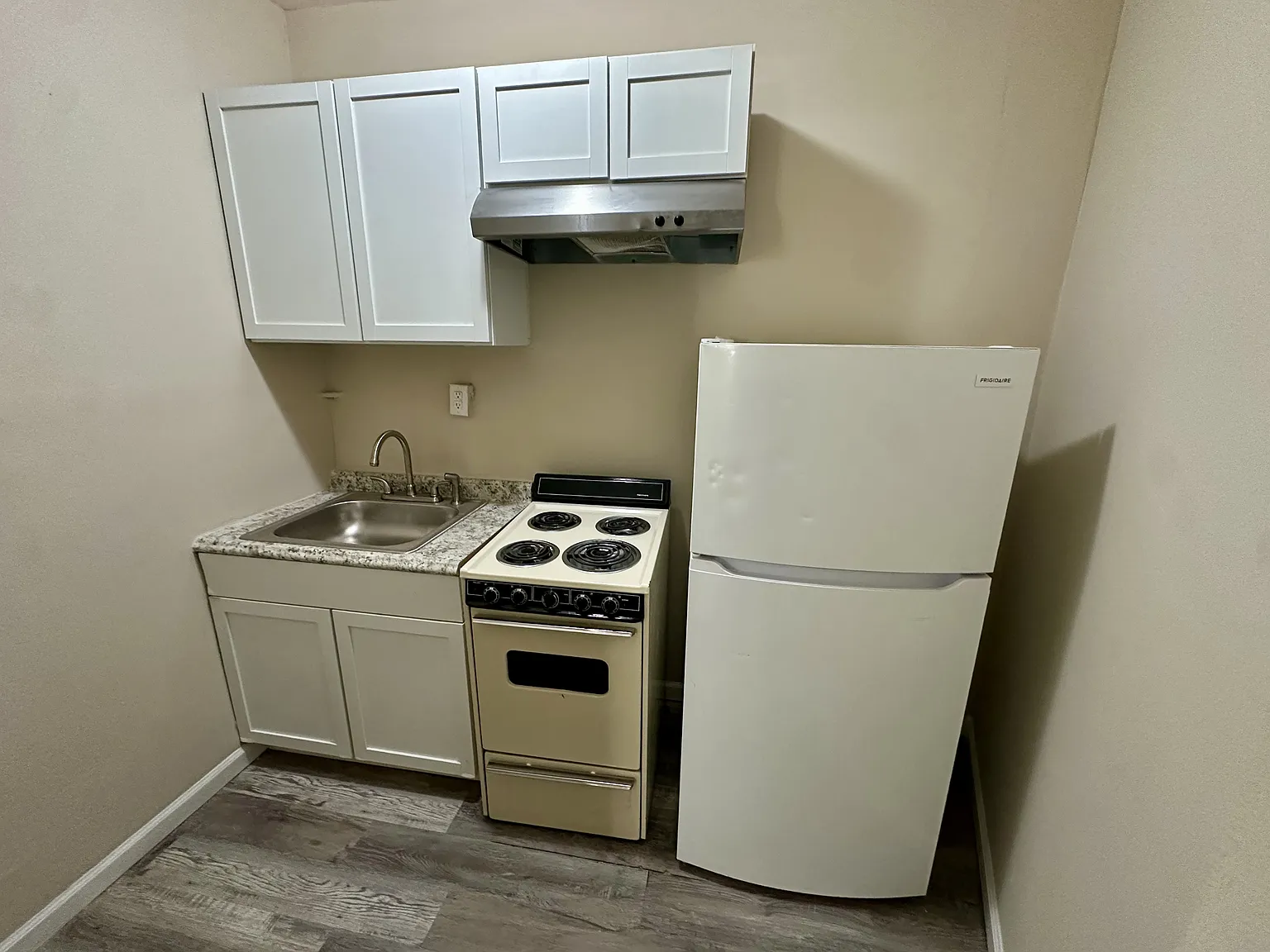 9982 South Broadway Street - 1L — Photo 3